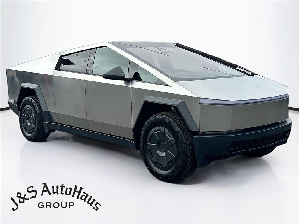 2025 TESLA Cybertruck