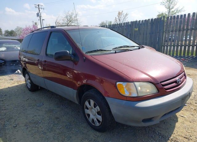2002 TOYOTA Sienna