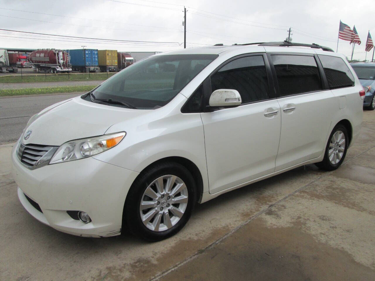 2013 TOYOTA Sienna