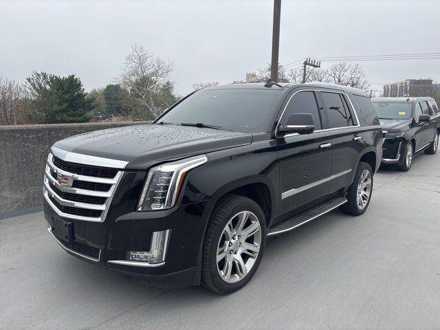 2017 CADILLAC Escalade