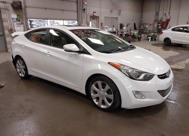 2013 HYUNDAI Elantra