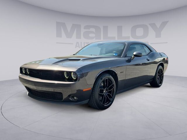 2017 DODGE Challenger
