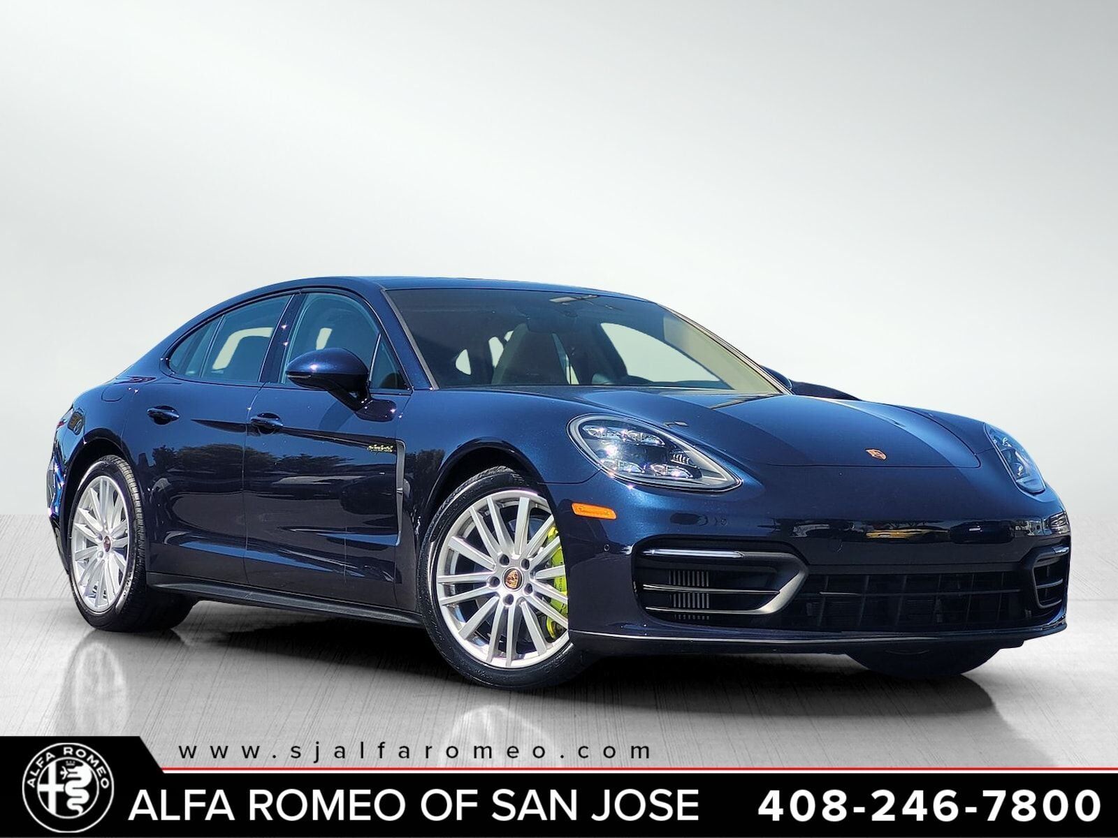 2022 PORSCHE Panamera