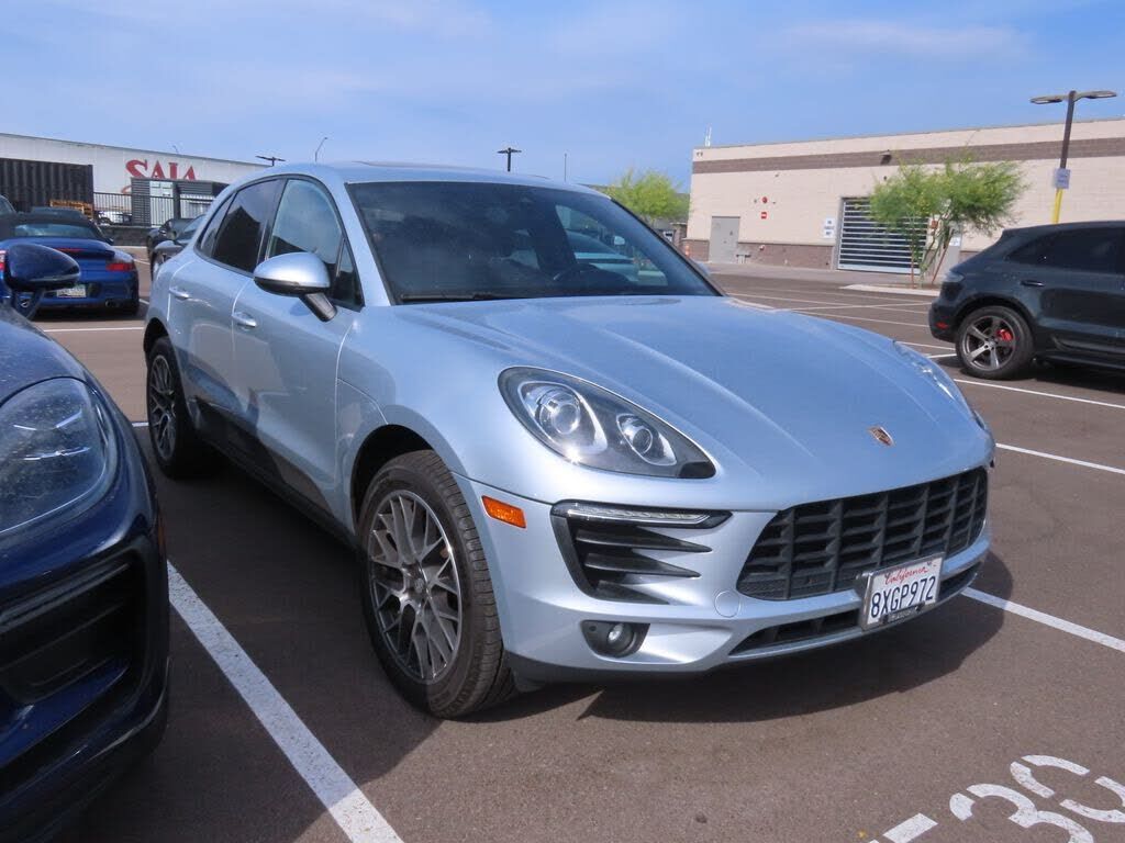 2018 PORSCHE Macan