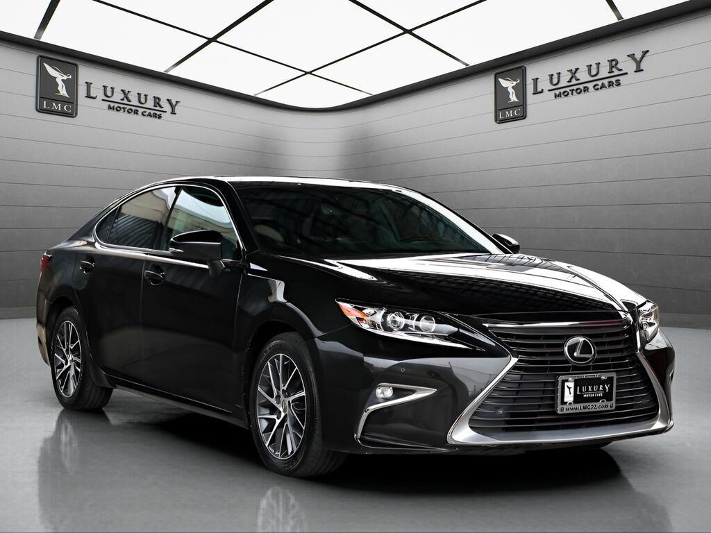 2016 LEXUS ES