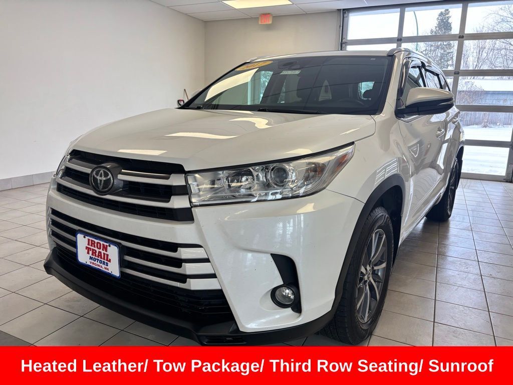 2017 TOYOTA Highlander