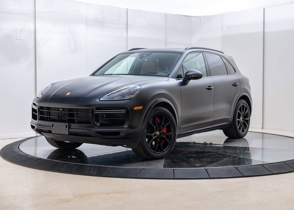 2022 PORSCHE Cayenne