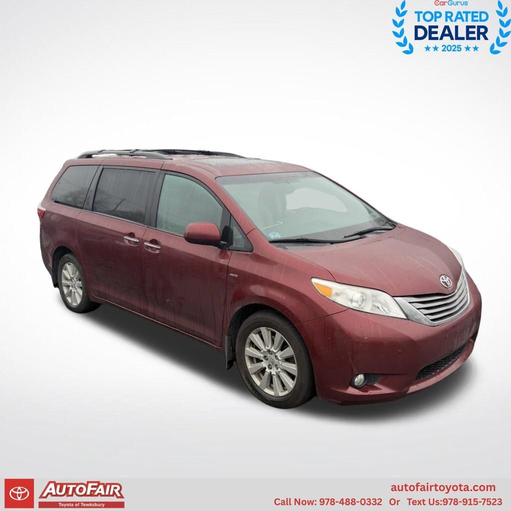 2017 TOYOTA Sienna