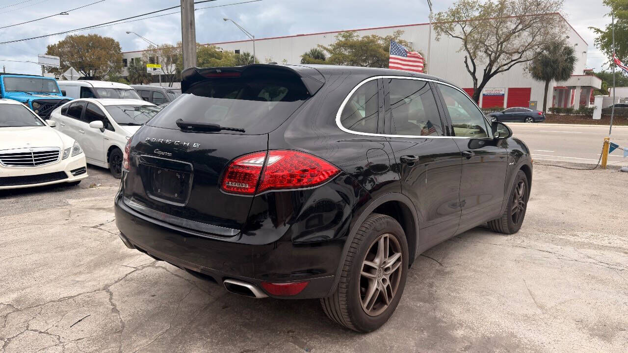 2013 PORSCHE Cayenne