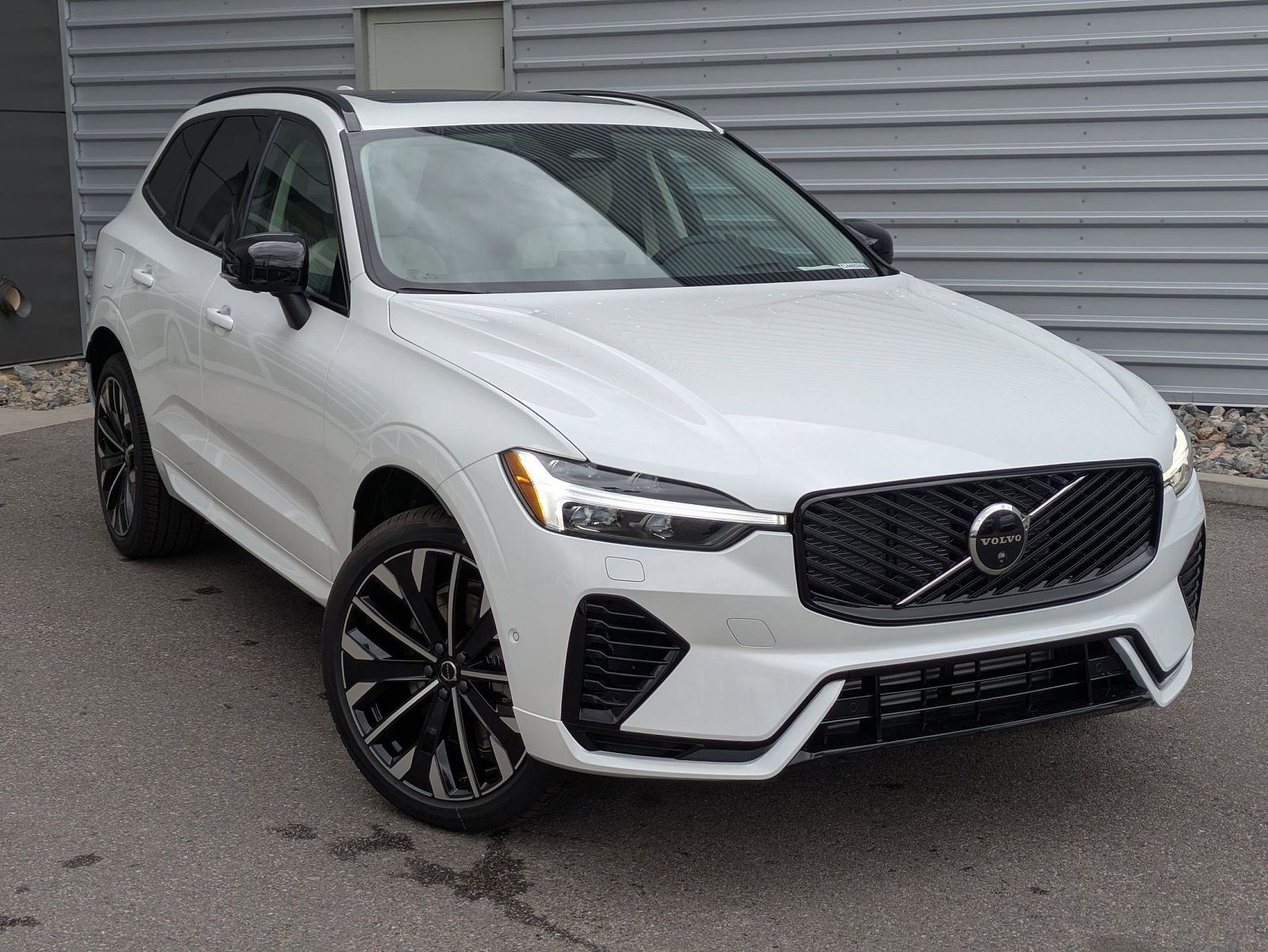 2026 VOLVO XC60