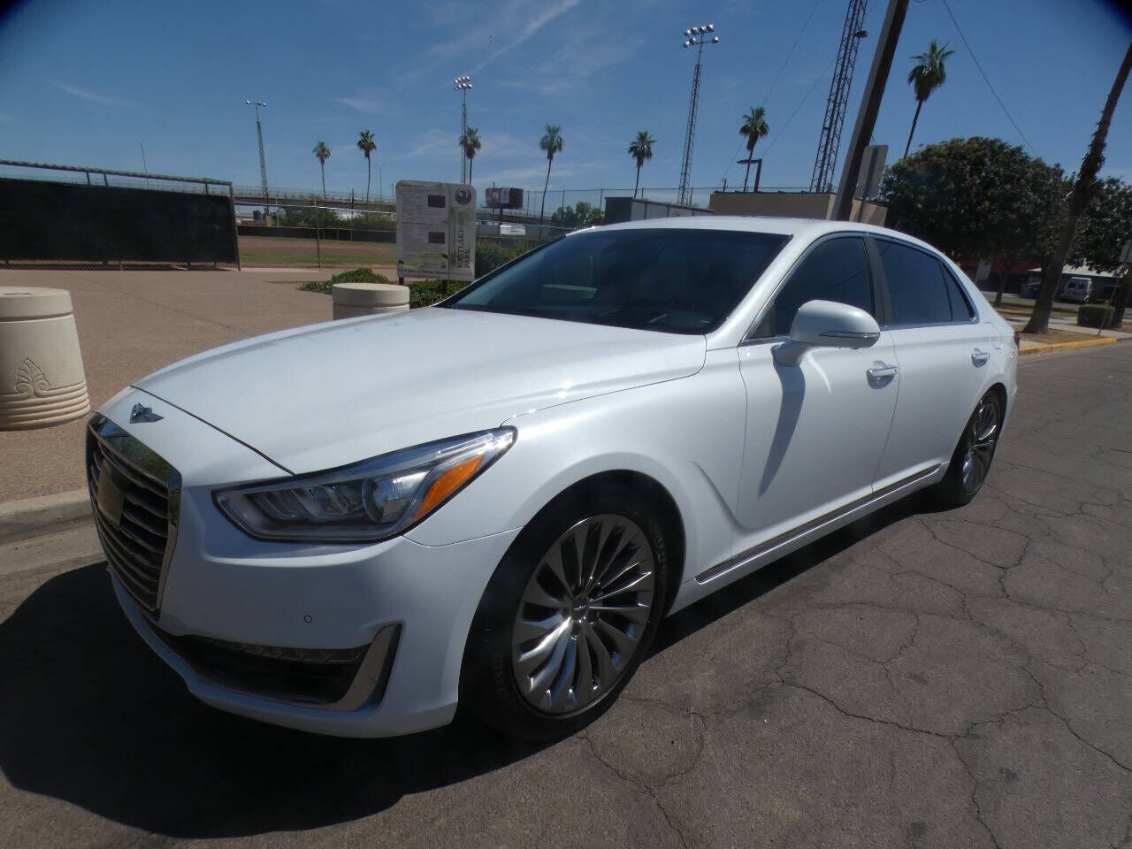 2018 GENESIS G90