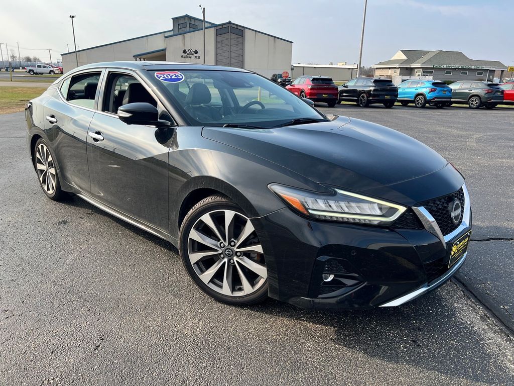 2023 NISSAN Maxima