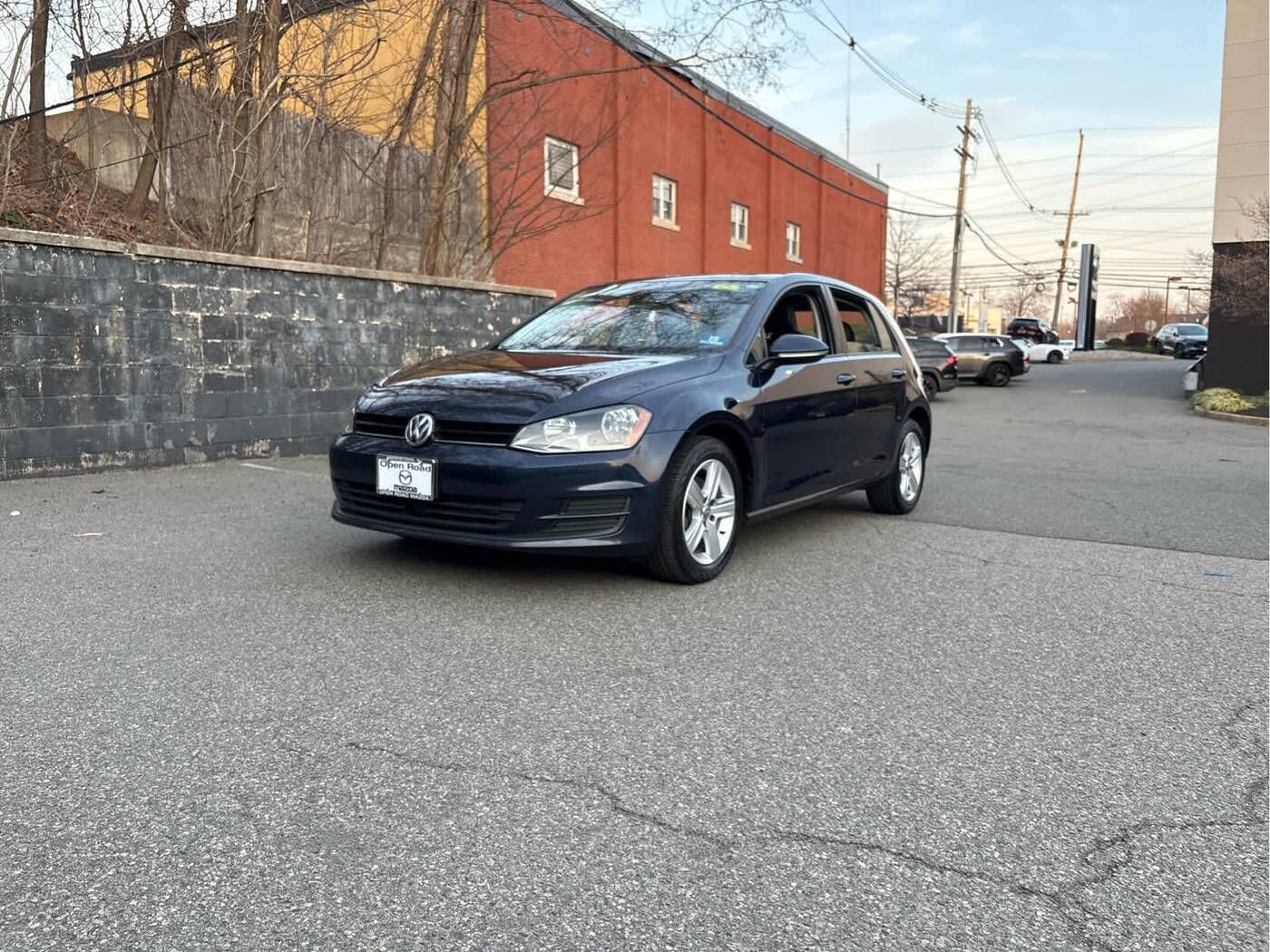 2017 VOLKSWAGEN Golf