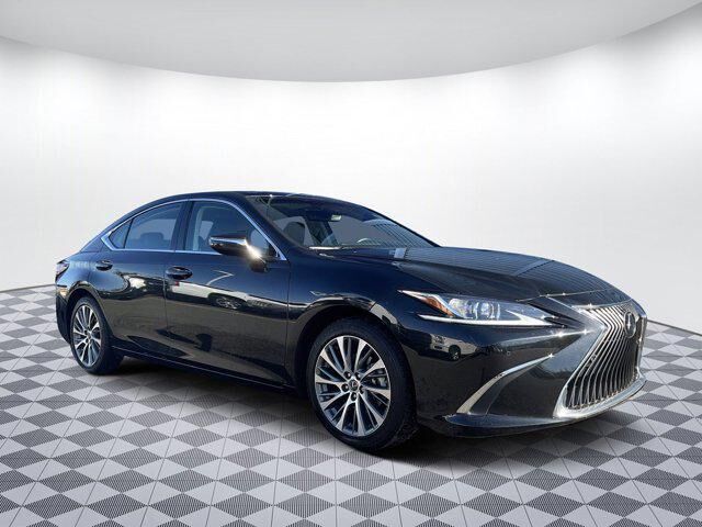 2019 LEXUS ES
