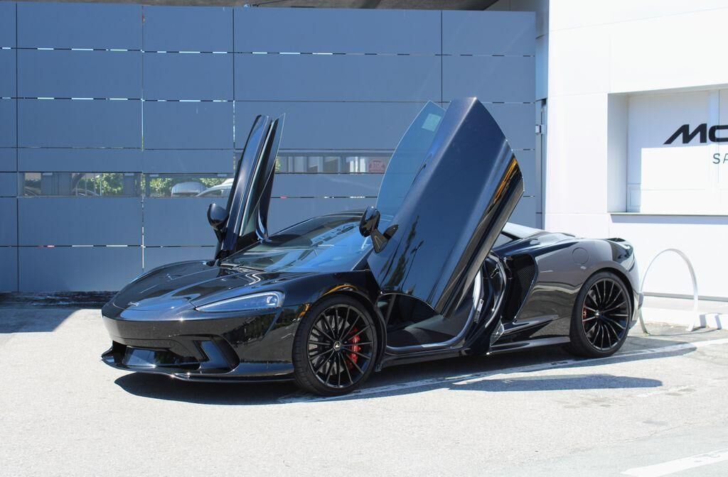 2023 MCLAREN GT