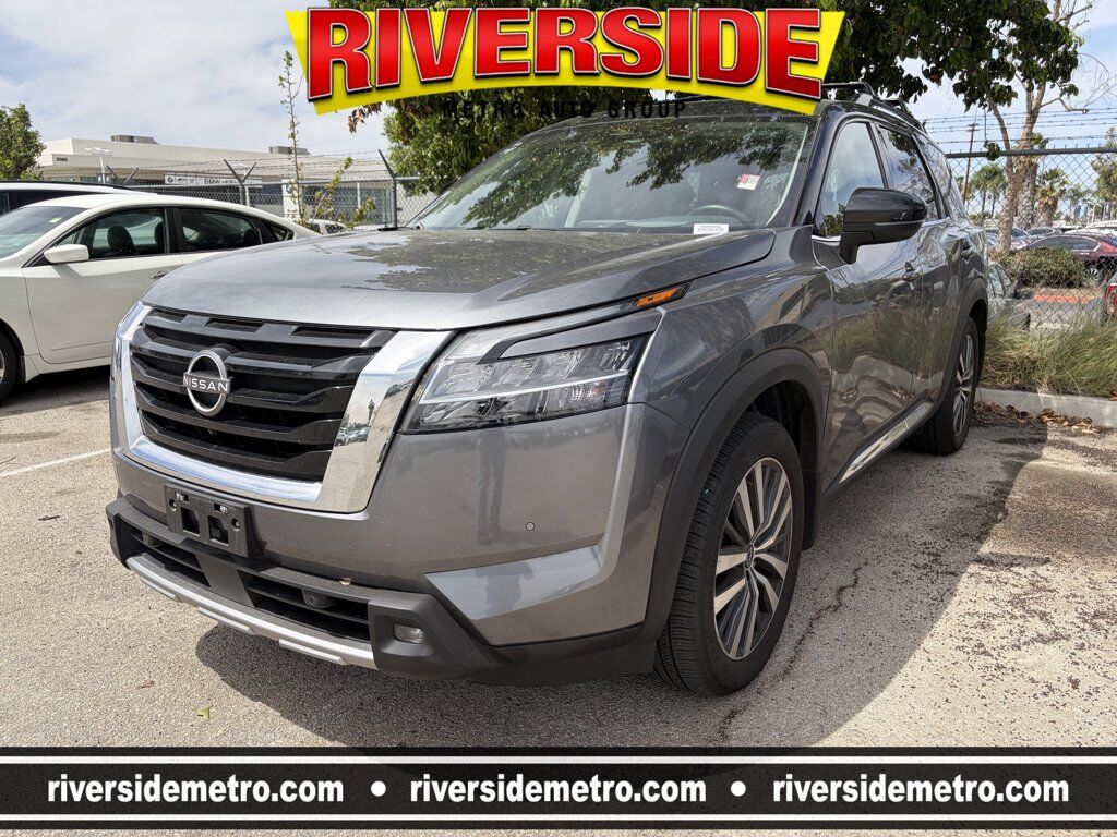 2022 NISSAN Pathfinder