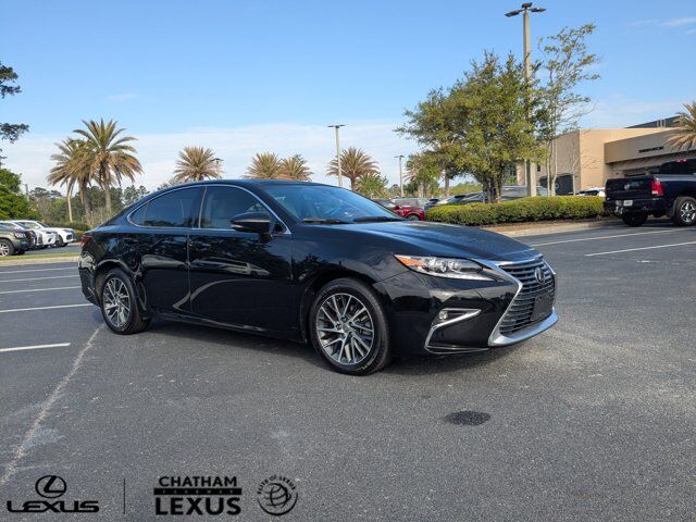 2017 LEXUS ES