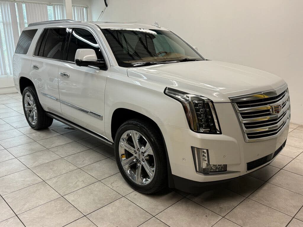 2017 CADILLAC Escalade