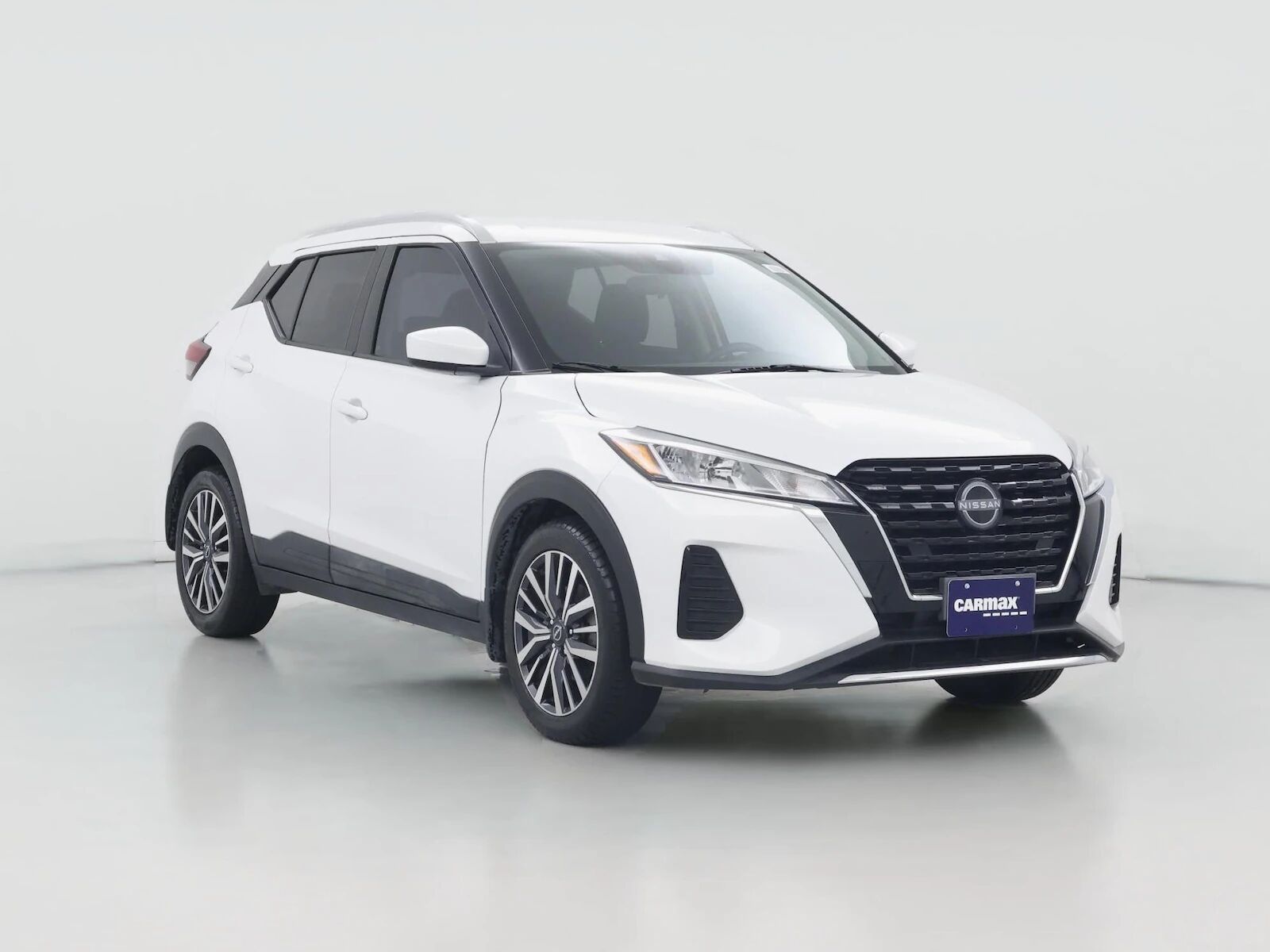 2022 NISSAN Kicks