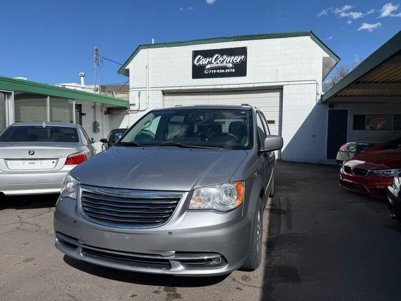 2016 CHRYSLER Town and Country