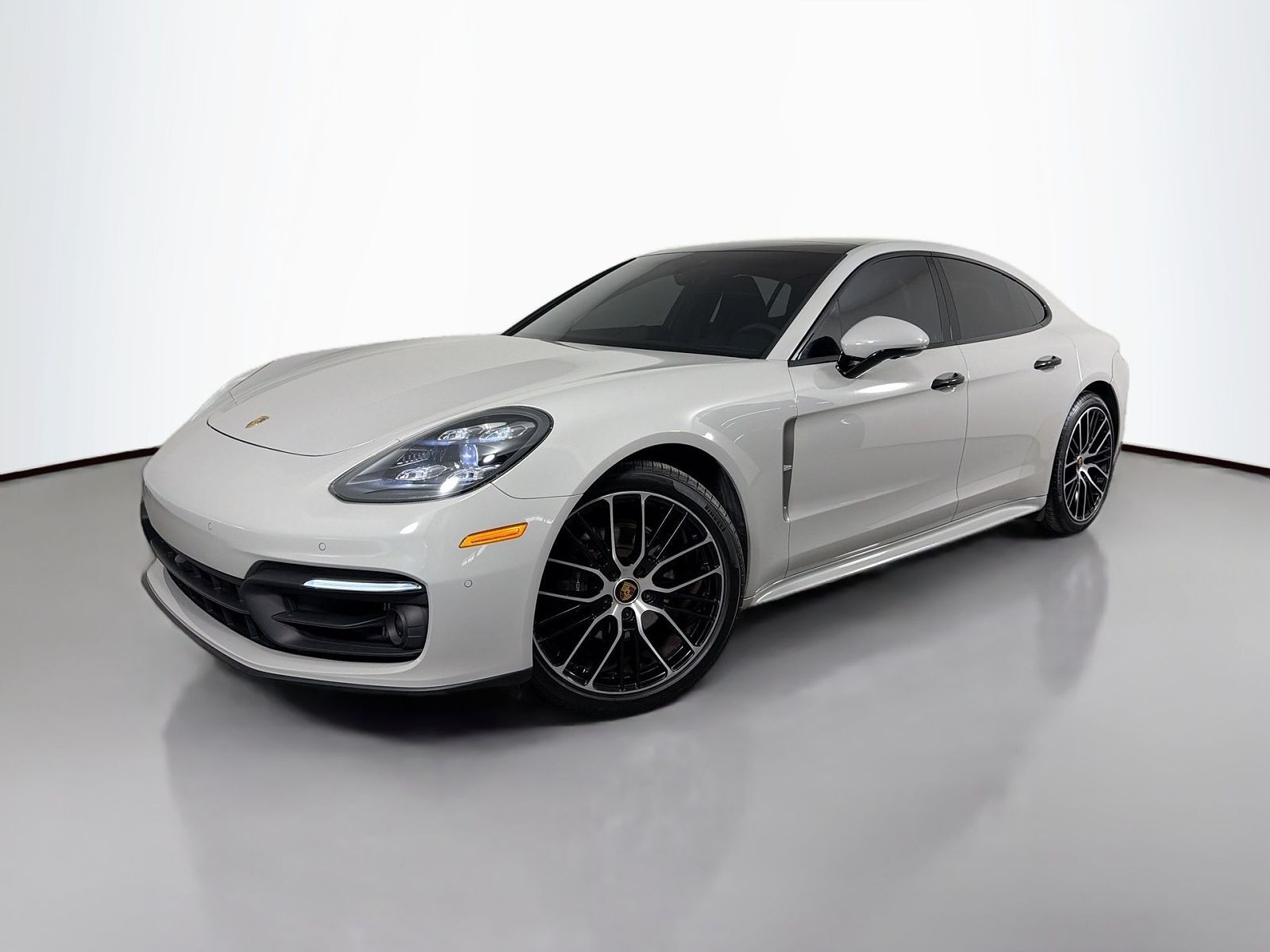 2023 PORSCHE Panamera