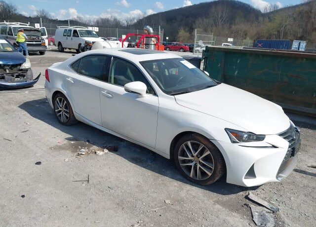 2019 LEXUS IS