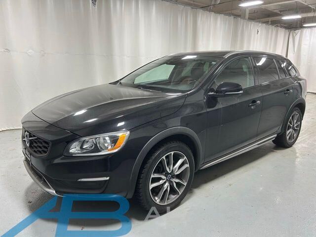2018 VOLVO V60