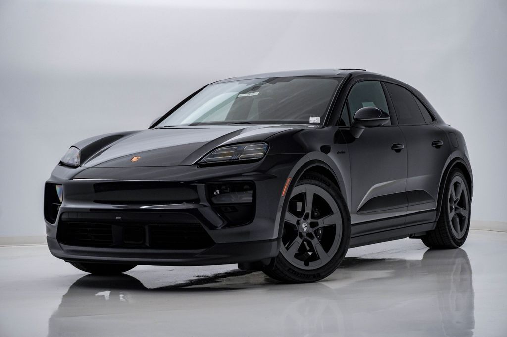2026 PORSCHE Macan