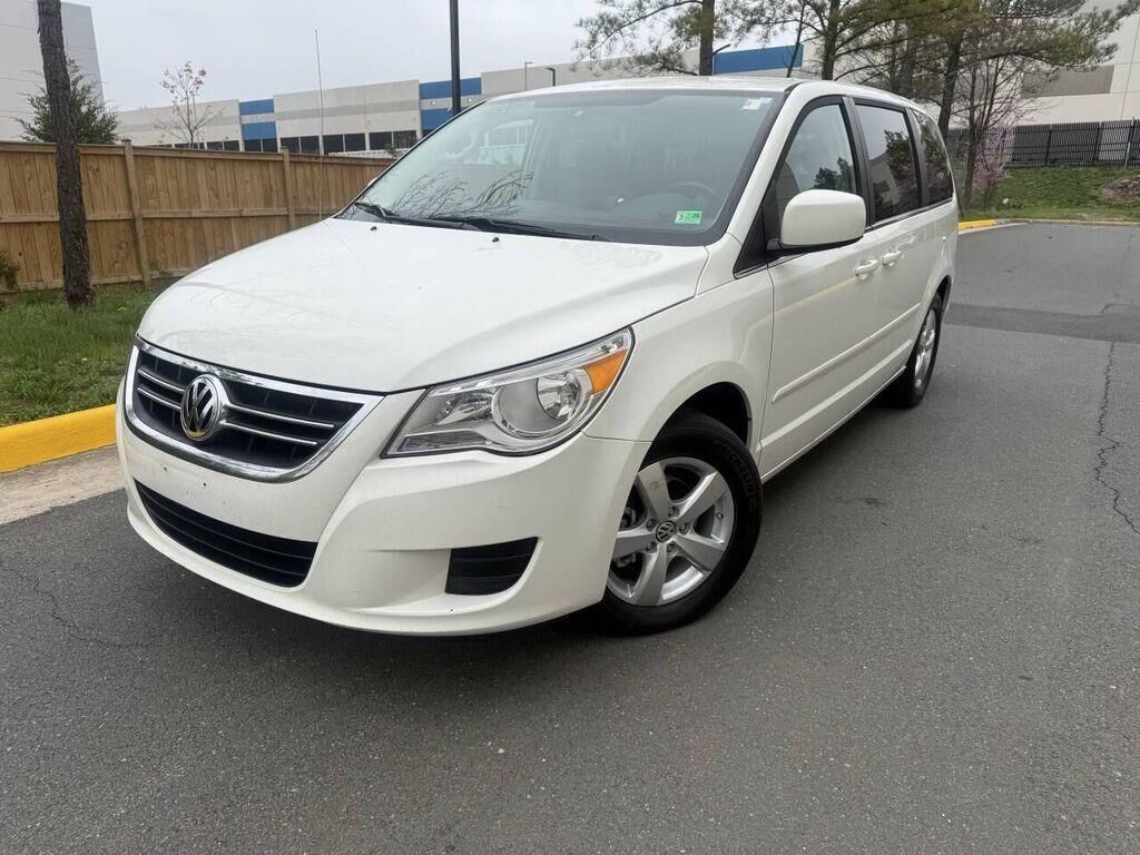 2009 VOLKSWAGEN Routan