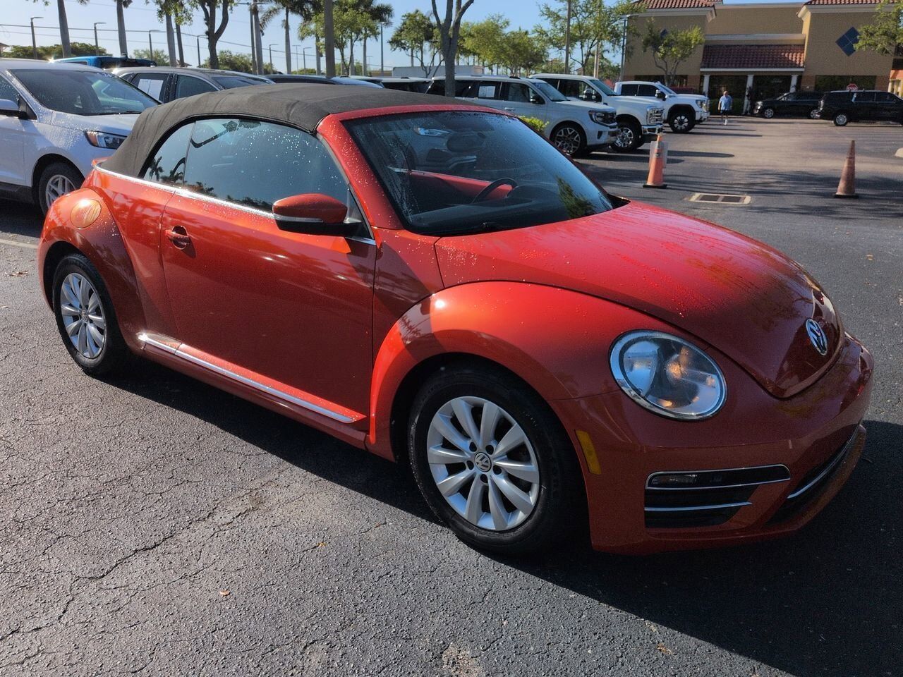 2018 VOLKSWAGEN Beetle