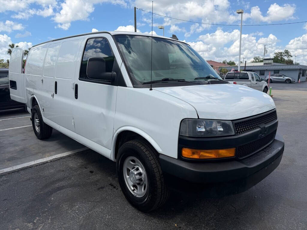 2019 CHEVROLET Express