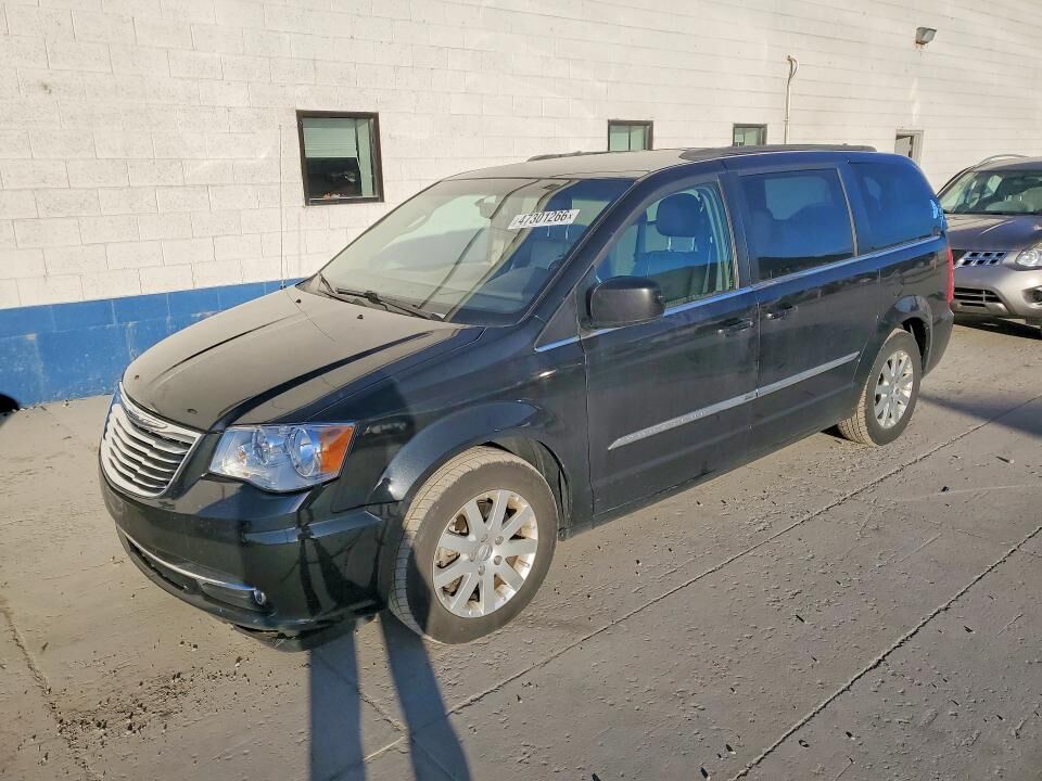 2015 CHRYSLER Town and Country