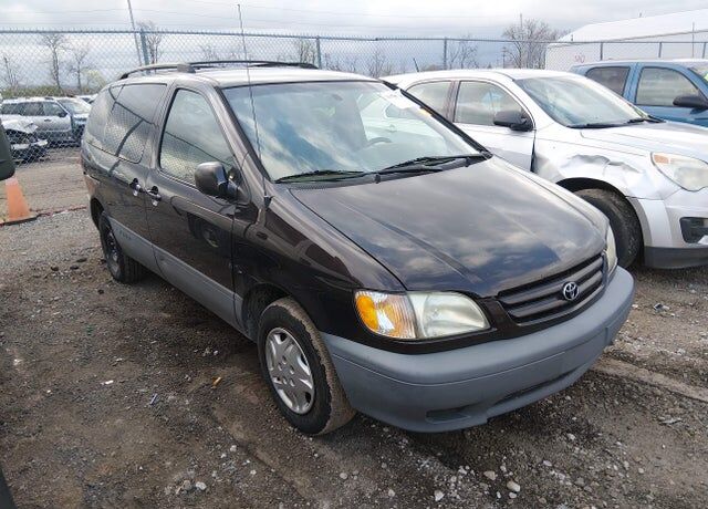 2002 TOYOTA Sienna