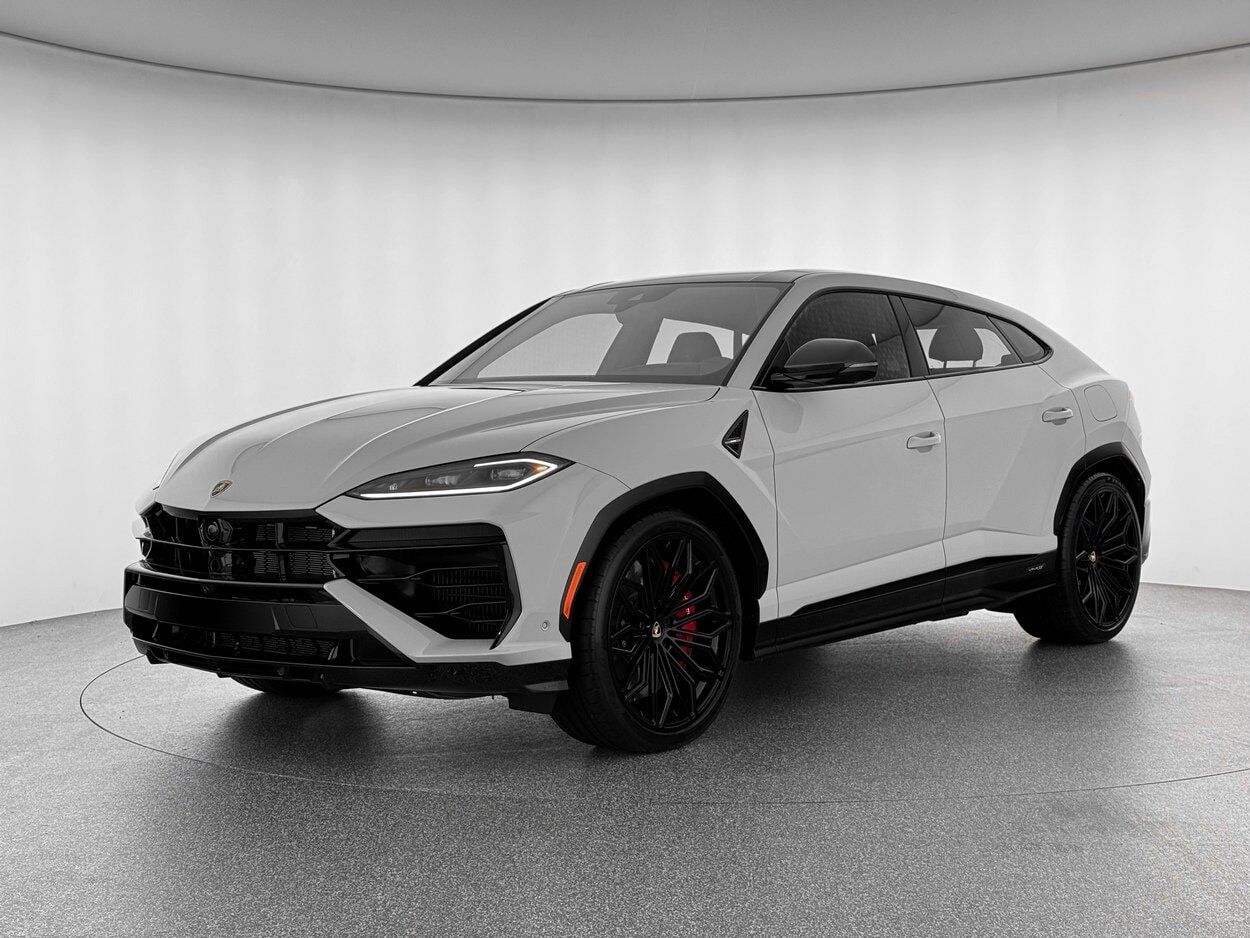2026 LAMBORGHINI URUS
