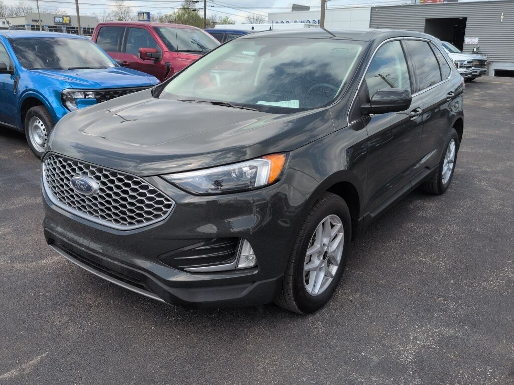 2023 FORD Edge
