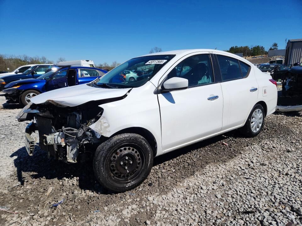 2018 NISSAN Versa