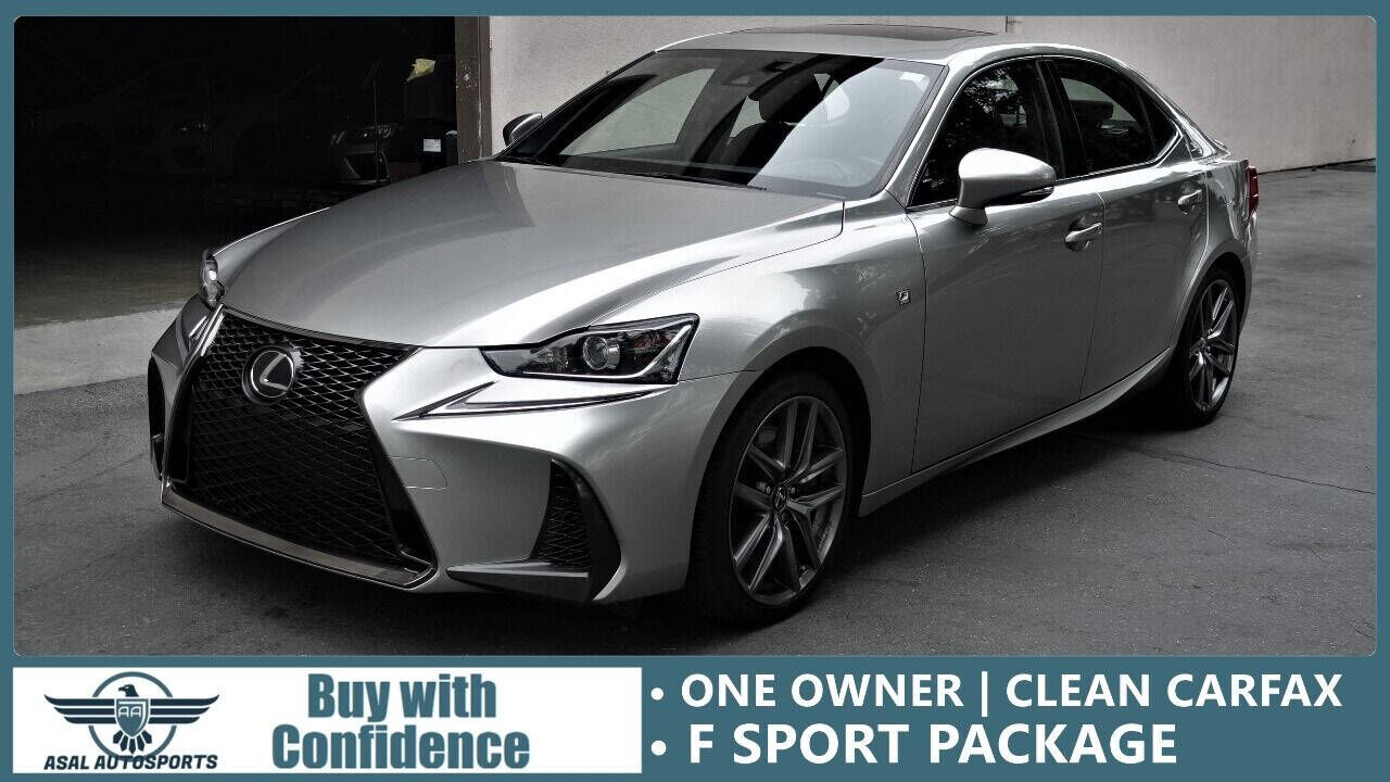 2017 LEXUS IS