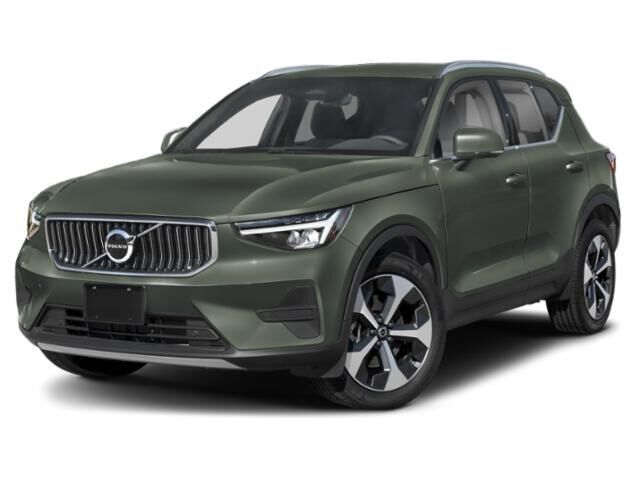 2024 VOLVO XC40