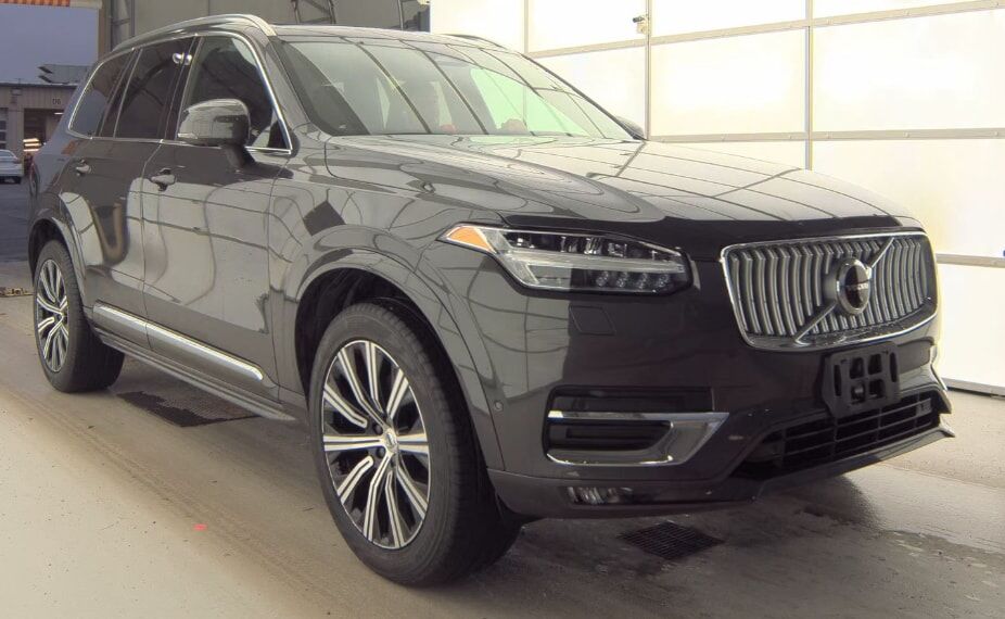 2023 VOLVO XC90