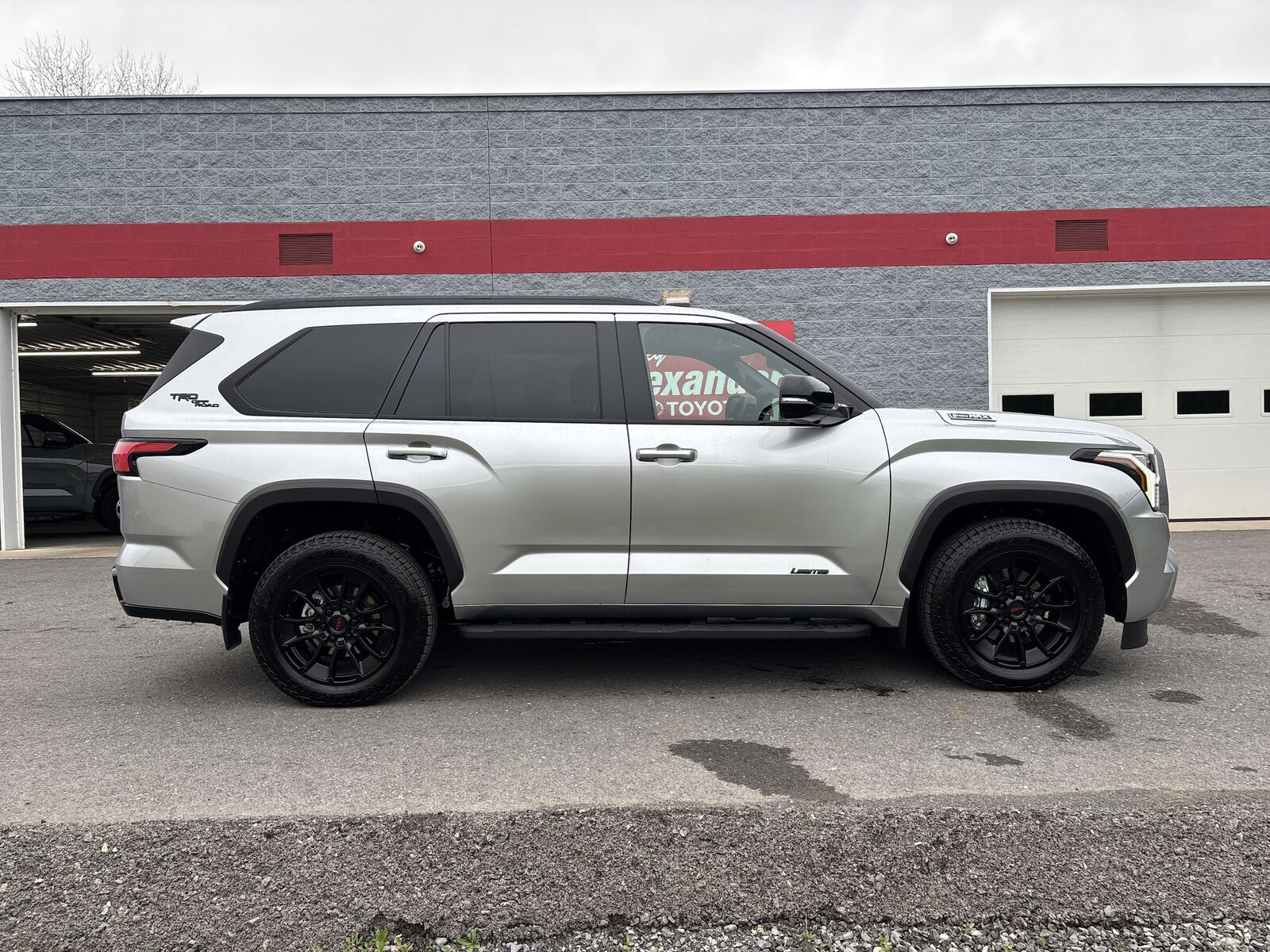 2025 TOYOTA Sequoia