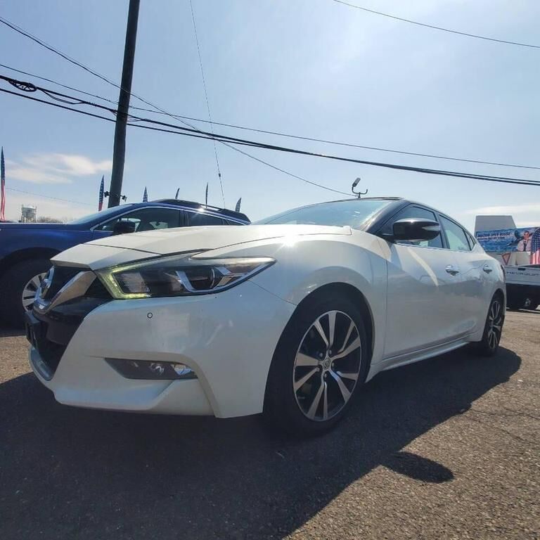 2017 NISSAN Maxima