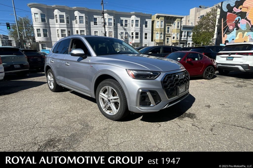 2024 AUDI Q5 e