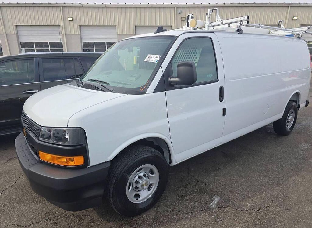 2025 CHEVROLET Express