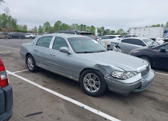 2006 LINCOLN Town Car