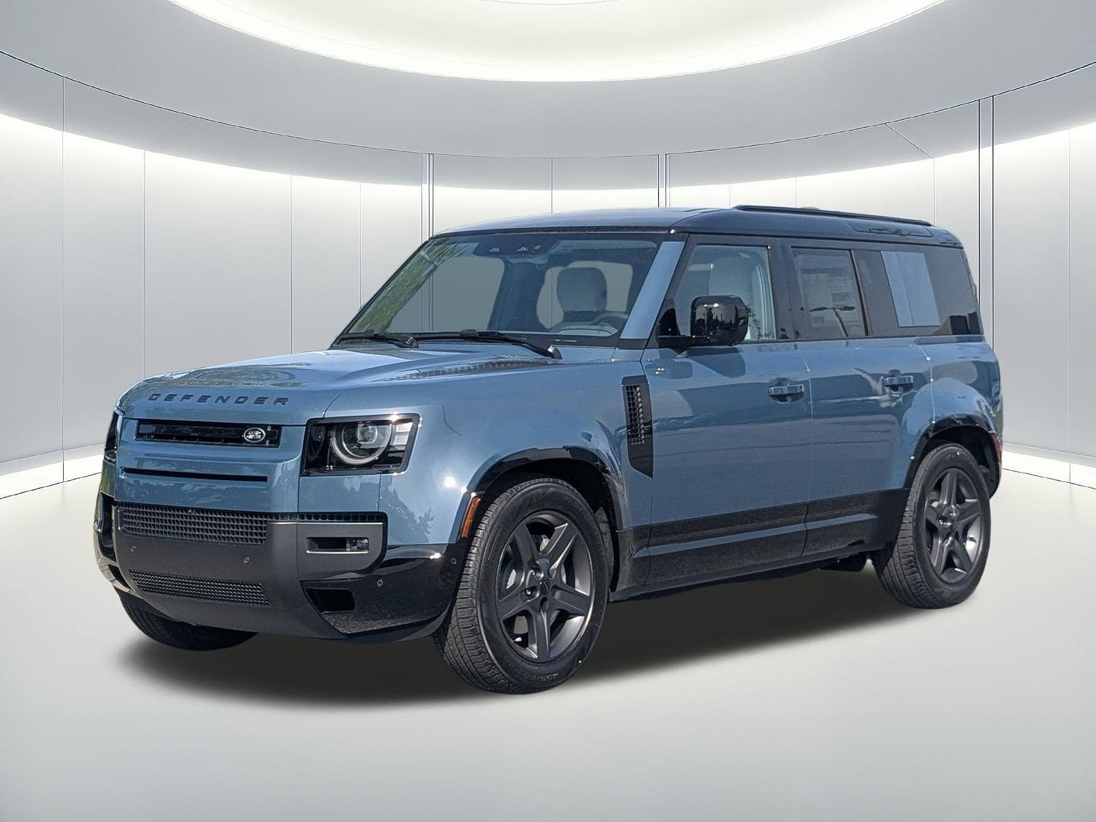 2026 LAND ROVER Defender
