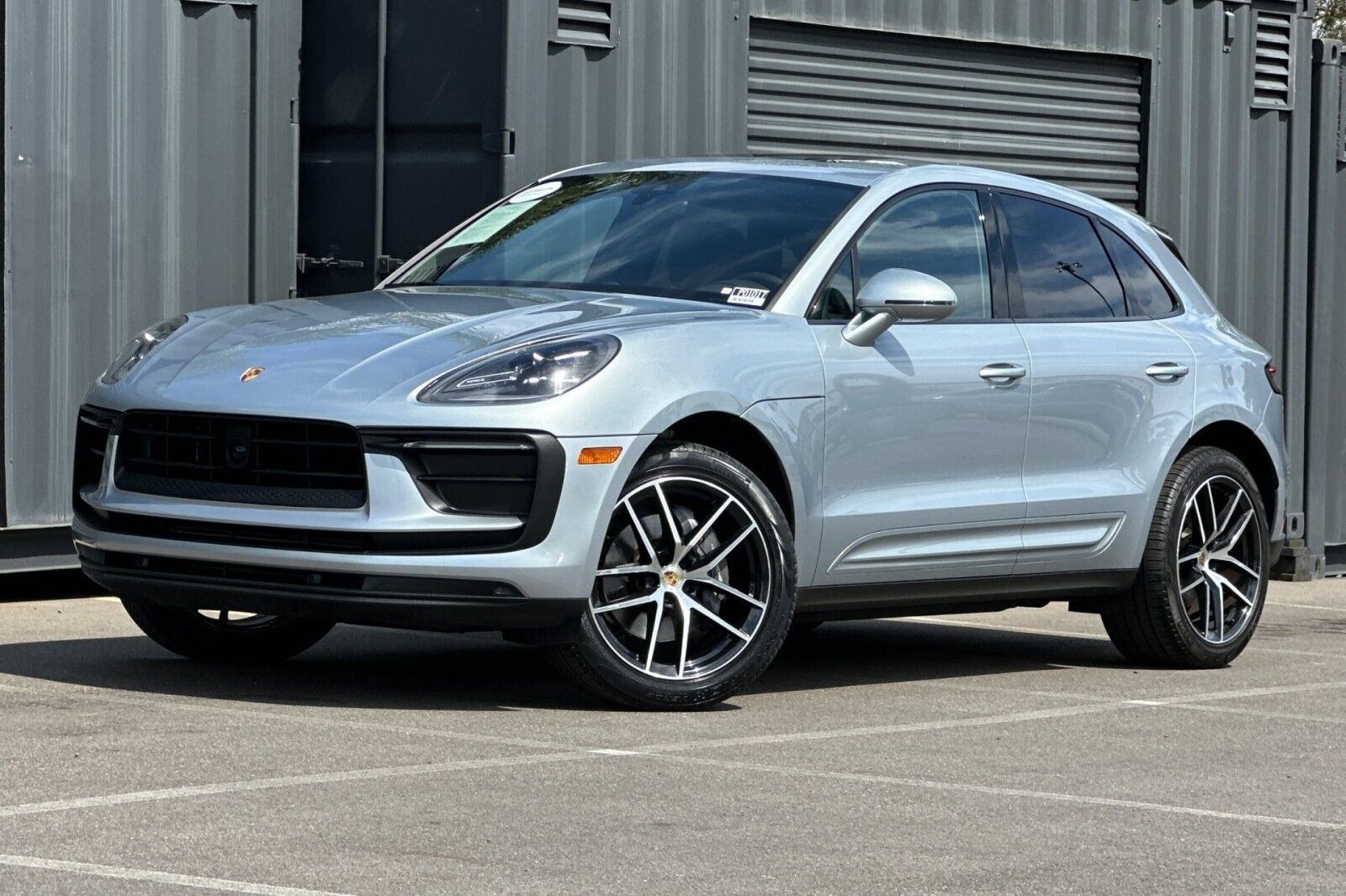 2023 PORSCHE Macan