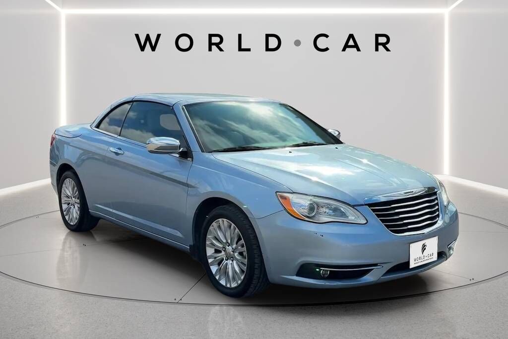 2013 CHRYSLER 200