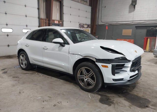2020 PORSCHE Macan