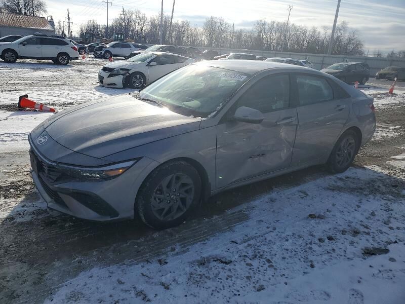 2024 HYUNDAI Elantra