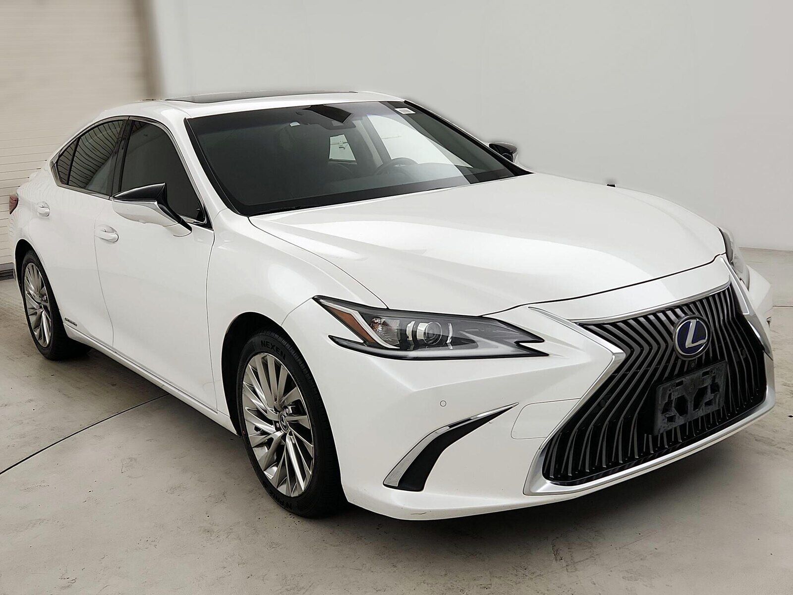 2019 LEXUS ES